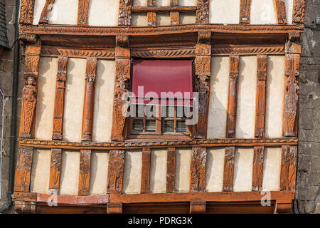 Lannion (Bretagna, a nord-ovest della Francia): casa in legno e muratura in centro città Foto Stock