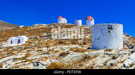 Mulini a vento tradizionali in Isola di Amorgos, Cicladi,Grecia. Foto Stock