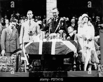 270 StateLibQld 1 67691 Loro Altezze Reali, il Duca e la duchessa di York, visitare Toowoomba, 1927 Foto Stock