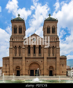 Medellin, Colombia - 26 Marzo 2018: la facciata della Basilica Cattedrale Metropolitan de Medellín. Si tratta di una pietra miliare del xx secolo chiesa cattedrale nota f Foto Stock