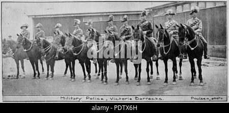 211 StateLibQld 1 121268 polizia militare presso il Victoria Barracks, Brisbane, 1916 Foto Stock