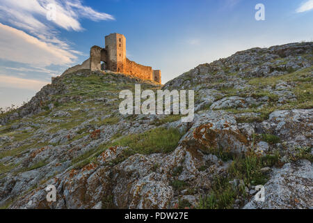 Rovine di antiche Enisala castello reale di Dobrogea, Romania Foto Stock