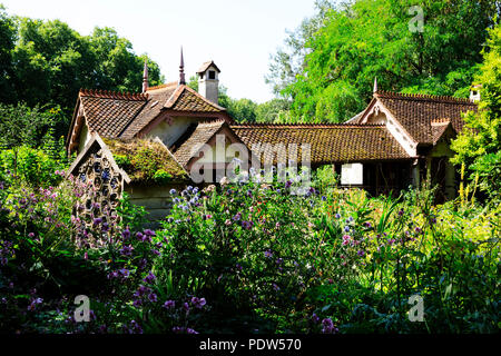 Le guardie in cottage e giardino, Isola d'anatra cottage, St James Park, City of Westminster, Londra, Inghilterra Foto Stock