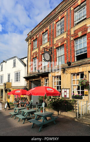 Il Bull Hotel presso la cittadina Georgiana di Burford, Oxfordshire Cotswolds, England, Regno Unito Foto Stock