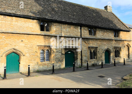 Il grande gli ospizi di carità presso la cittadina Georgiana di Burford, Oxfordshire Cotswolds, England, Regno Unito Foto Stock