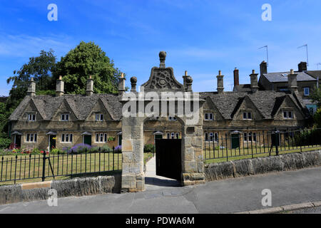 La pietra costruito gli ospizi di carità a Chipping Norton town, Oxfordshire Cotswolds, England, Regno Unito Foto Stock