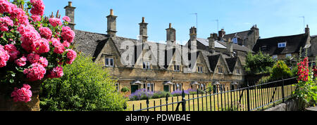 La pietra costruito gli ospizi di carità a Chipping Norton town, Oxfordshire Cotswolds, England, Regno Unito Foto Stock