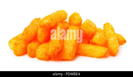 Formaggio giallo Corn snack in bianco isolato su uno sfondo bianco Foto Stock