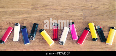 Still-life con gli accendini a gas Foto Stock