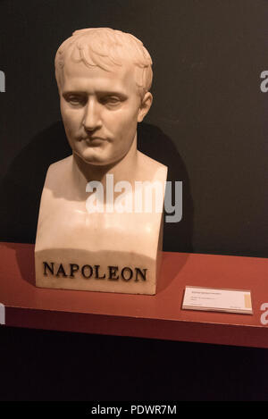 Un busto di Napoleone Bonaparte la testa sul display nel museo Fesch su rue Cardinale Fesh di Ajaccio in Corsica, Francia Foto Stock