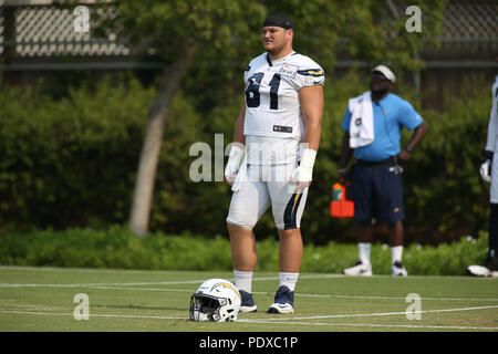 Agosto 09, 2018 Costa Mesa, CA...Los Angeles Chargers center Scott Quessenberry #61 durante il Los Angeles Chargers Training Camp in Costa Mesa, CA il 09 agosto 2018. Foto di Jevone Moore Foto Stock