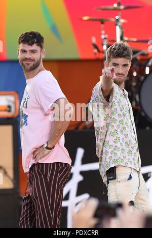 New York, NY, STATI UNITI D'AMERICA. 10 Ago, 2018. Alex Pall, Drew Taggart, Il Chainsmokers sul palco per Good Morning America (GMA) estate una serie di concerti con il Chainsmokers, Rumsey Commemorazione nel Central Park di New York, NY Agosto 10, 2018. Credito: Kristin Callahan/Everett raccolta/Alamy Live News Foto Stock