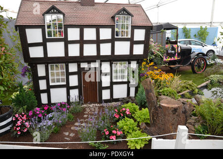 Shrewsbury Flower Show 2018, Shropshire, Regno Unito. Display floreali Credito: Susie Kearley/Alamy Live News Foto Stock