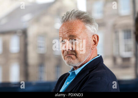 Edinburgh, Regno Unito. . Robin Robertson, il pluripremiato poeta Scozzese. Egli è stato longlisted per il 2018 Man Booker Prize per la Long Prendere. Nella foto al Edinburgh International Book Festival Scozia , NEL REGNO UNITO. Foto di Gary Doak / Alamy Live News Credito: GARY DOAK/Alamy Live News Foto Stock