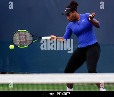 Ohio, USA, 11 agosto 2018: Serena Williams durante la pratica presso la Western Southern aperto in Mason, Ohio, Stati Uniti d'America. Brent Clark/Alamy Live News Foto Stock