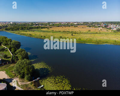 Fiume Matyra Gryazi in città in Russia, indagine aerea Foto Stock