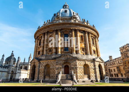La Radcliffe Camera visto in Oxford, Inghilterra Foto Stock