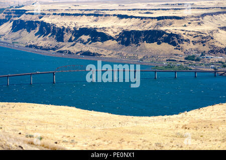 Sezione trasporto sollevamento Sam Hill Memorial ponte sul fiume Columbia è un importante trasporti Logistica arteria del nord-ovest d'America per Foto Stock