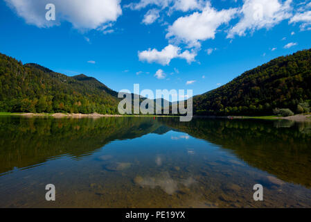 Il lago di ' Lac de Kruth-Wildenstein' nelle montagne Vosges in Francia Foto Stock