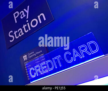 Stazione di Pagamento Carta di credito - Parcheggio Macchina di pagamento Foto Stock