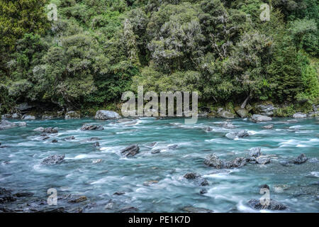 Piccolo ruscello al Thunder Creek Trail nel South Island, in Nuova Zelanda. Foto Stock