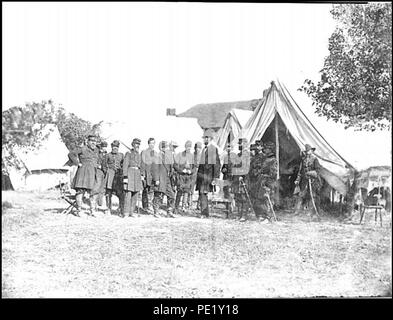 Antietam, Md. Presidente Lincoln con Gen. George B. McClellan e gruppo di ufficiali Foto Stock