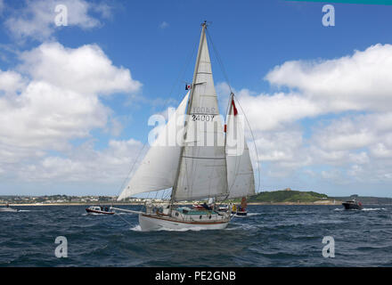 Suhaiii, lo yacht su cui Robin Knox-Johnston divenne il primo uomo a navigare in tutto il mondo il lavoro & non-stop in 1968-9, vela off Falmouth. Foto Stock