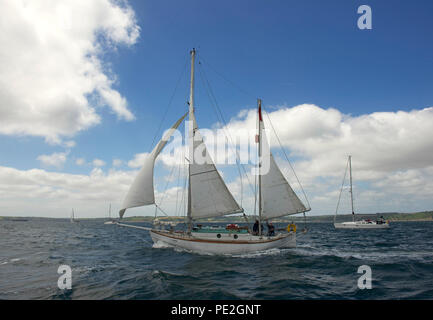 Suhaiii, lo yacht su cui Robin Knox-Johnston divenne il primo uomo a navigare in tutto il mondo il lavoro & non-stop in 1968-9, vela off Falmouth. Foto Stock