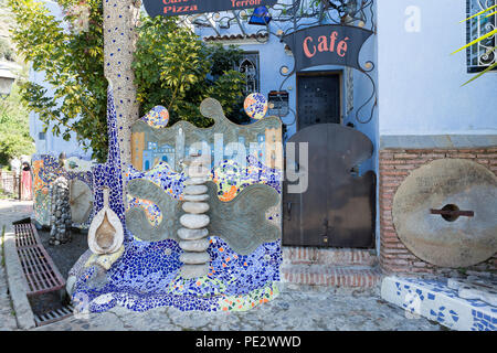 Chefchaouen (Chaouen) è una città del Marocco notato per i suoi edifici in sfumature di blu. Foto Stock