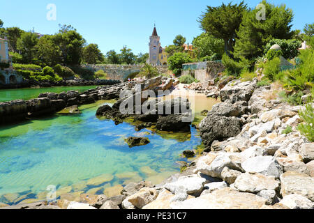 CASCAIS, Portogallo - 25 giugno 2018: una vista fantastica della Santa Marta spiaggia di Cascais, Portogallo Foto Stock