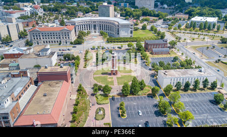 Edwards torre campanaria e il mondo accademico quad, Birmingham-Southern College o BSC, Birmingham, AL, STATI UNITI D'AMERICA Foto Stock