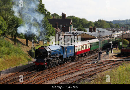 60163 Tornado si discosta dalla Horsted Keynes sulla ferrovia Bluebell. Foto Stock