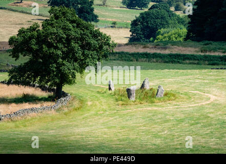 Harthill Moor cerchio di pietra visto da Robin Hood's Stride vicino a Bakewell nel Derbyshire Peak District Foto Stock