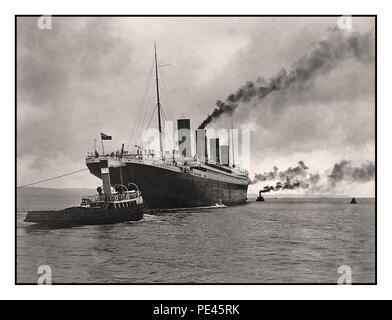 TITANIC 1912 RMS TITANIC VINTAGE HISTORIC POIGNANT SAILING Sombre suggestiva immagine dell'alba di RMS Titanic's Sailing Sea Trials, iniziata alle 6 DEL MATTINO di martedì 2 aprile 1912, Appena due giorni dopo che la sua sistemazione è stata completata ed otto giorni prima che fosse dovuto lasciare Southampton sul suo viaggio fatale e tragico maiden. Questa suggestiva fotografia è stata accuratamente restaurata per preservare l'impatto e la qualità originali. Foto Stock