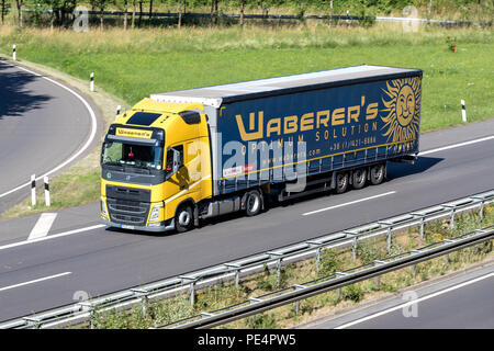 Waberer il carrello su autostrada. Con una flotta di oltre 4.300 camion e circa 7.600 dipendenti, Waberer's serve clienti in 28 paesi in Europa. Foto Stock
