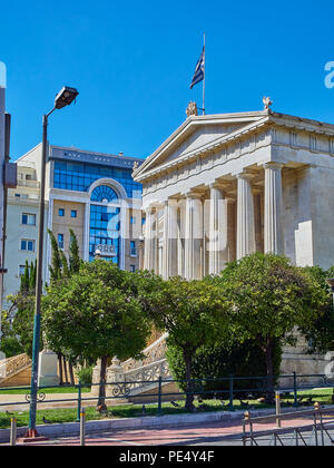 Facciata principale della biblioteca nazionale di Grecia. Atene. Attica, Grecia. Foto Stock