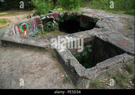 Germania nazista anti-aerei warfare bunker sulla parte superiore della Gora Markowca in Rumia, Polonia. 8 agosto 2018 © Wojciech Strozyk / Alamy Stock Photo Foto Stock