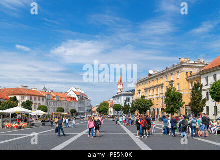Piazza del Municipio (Rotušės aikštė) nella Città Vecchia di Vilnius, Lituania Foto Stock