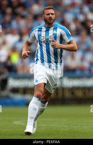 LAURENT DEPOITRE HUDDERSFIELD TOWN FC HUDDERSFIELD TOWN FC V Chelsea FC, PREMIER LEAGUE John Smith's Stadium, Huddersfield, Inghilterra 11 agosto 2018 GBC10641 rigorosamente solo uso editoriale. Se il giocatore/i giocatori raffigurata in questa immagine è/sono la riproduzione per un Club Inglese o l'Inghilterra per la squadra nazionale. Quindi questa immagine può essere utilizzata solo per scopi editoriali. Uso non commerciale. I seguenti usi sono anche limitato anche se in un contesto editoriale: Utilizzare in combinazione con, o parte della, qualsiasi non autorizzato di audio, video, dati, calendari, club/campionato loghi, scommesse, giochi o qualsiasi 'live' Foto Stock