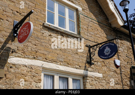 L'angolo memorizza, Turvey, Bedfordshire Foto Stock