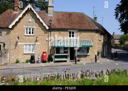 L'angolo memorizza, Turvey, Bedfordshire Foto Stock