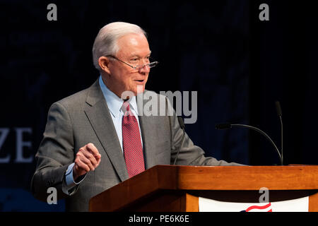 Jeff sessioni, procuratore generale degli Stati Uniti, parlando al punto di svolta di Alta Scuola di Leadership nel vertice di Washington, DC sulla luglio 24, 2018 Foto Stock