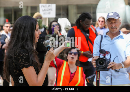 TORONTO, Canada - 11 agosto 2018: interrompere l'odio al Rally di NATHAN PHILLIP SQUARE. Foto Stock