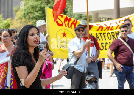 TORONTO, Canada - 11 agosto 2018: interrompere l'odio al Rally di NATHAN PHILLIP SQUARE. Foto Stock