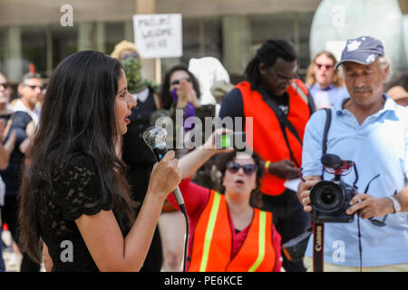 TORONTO, Canada - 11 agosto 2018: interrompere l'odio al Rally di NATHAN PHILLIP SQUARE. Foto Stock