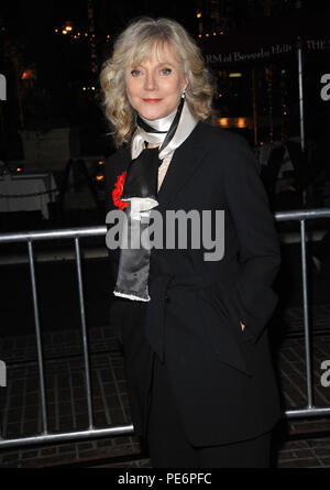 In attesa di Forever Premiere al Grove Theatre di Los Angeles. Blythe Danner evento nella vita di Hollywood - California, tappeto rosso Evento, STATI UNITI D'AMERICA, industria cinematografica, celebrità, fotografia, arte cultura e intrattenimento, Topix celebrità moda, migliori della vita di Hollywood, evento nella vita di Hollywood - California, moquette rossa e dietro le quinte, movie celebrità, personaggi televisivi, musica celebrità, , Bestof, arte cultura e intrattenimento, verticale, una persona, fotografia, tre quarti, 2011 Indagine tsuni@Gamma-USA.com , Tsuni Credito / STATI UNITI D'AMERICA, Foto Stock
