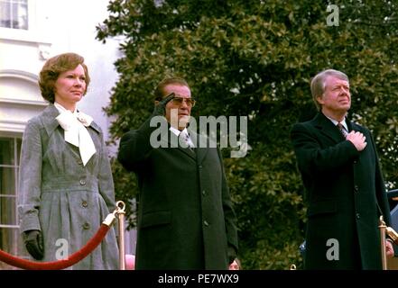 Cerimonia di arrivo per la visita di stato di Josip Tito Presidente della Jugoslavia - Foto Stock