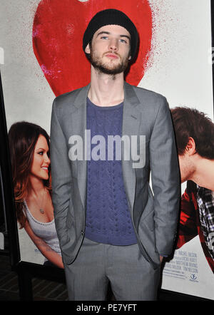 In attesa di Forever Premiere al Grove Theatre di Los Angeles. Tom Sturridge evento nella vita di Hollywood - California, tappeto rosso Evento, STATI UNITI D'AMERICA, industria cinematografica, celebrità, fotografia, arte cultura e intrattenimento, Topix celebrità moda, migliori della vita di Hollywood, evento nella vita di Hollywood - California, moquette rossa e dietro le quinte, movie celebrità, personaggi televisivi, musica celebrità, , Bestof, arte cultura e intrattenimento, verticale, una persona, fotografia, tre quarti, 2011 Indagine tsuni@Gamma-USA.com , Tsuni Credito / STATI UNITI D'AMERICA, Foto Stock