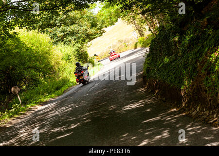 Honda Goldwing proprietari prendete la strada nel Derbyshire Peak District. 2018 Trento WingDing, Matlock, Derbyshire. Foto Stock