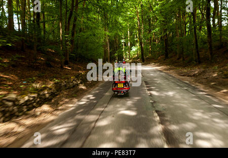 Honda Goldwing proprietari prendete la strada nel Derbyshire Peak District. 2018 Trento WingDing, Matlock, Derbyshire. Foto Stock